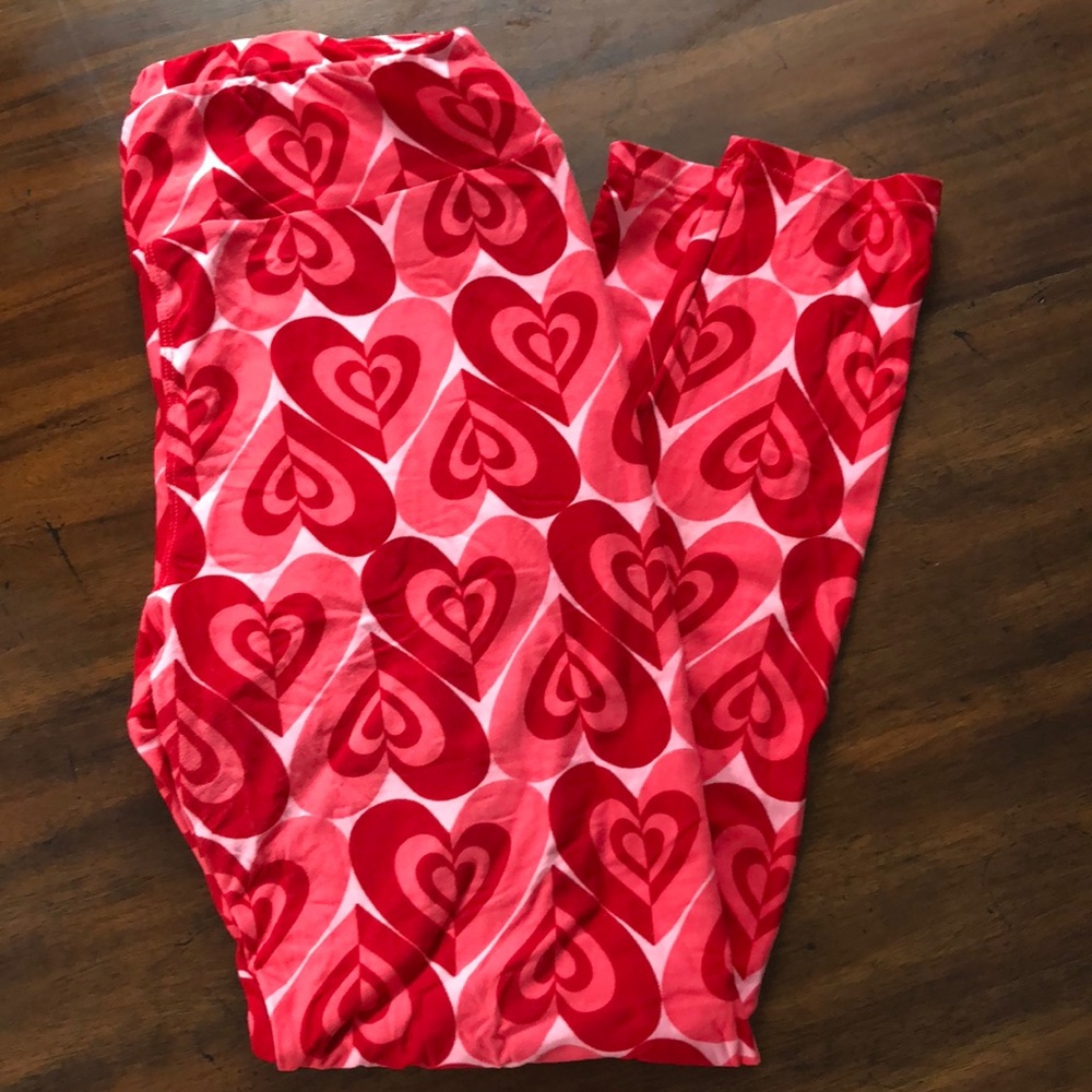 LuLaRoe Tall& Curvy Valentine’s Leggings